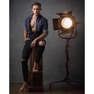 Setup Photoshoot di Sekolah